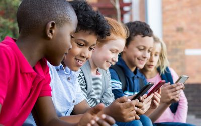 Bambini in un mondo digitale: 6 regole per aiutarli a essere sicuri online